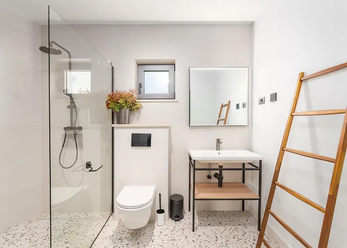 Andy By Istriaselect *