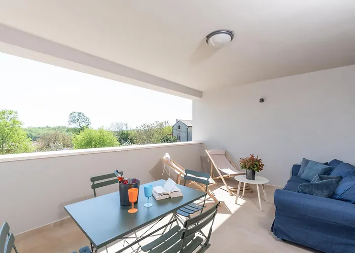 Andy By Istriaselect