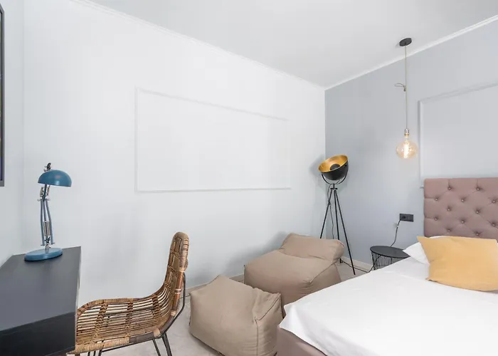 Andy By Istriaselect