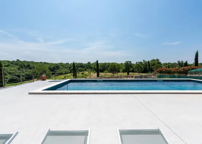 Andy By Istriaselect *