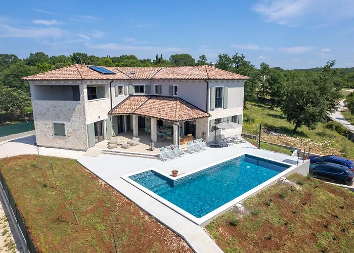 Andy By Istriaselect