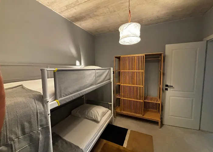 Andy By Istriaselect